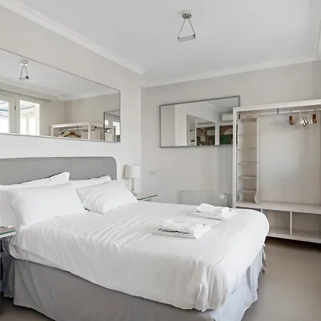 Luxury Penthouse With Jacuzzi & 360 View Rooftop Apartment Milan