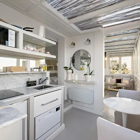 Luxury Penthouse With Jacuzzi & 360 View Rooftop Apartment