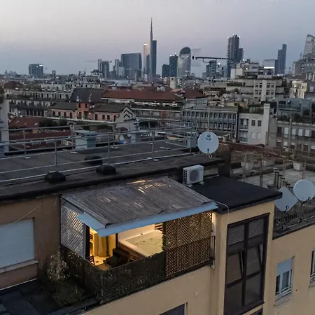 Luxury Penthouse With Jacuzzi & 360 View Rooftop Apartment