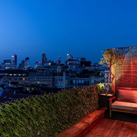Luxury Penthouse With Jacuzzi & 360 View Rooftop Apartment Milan