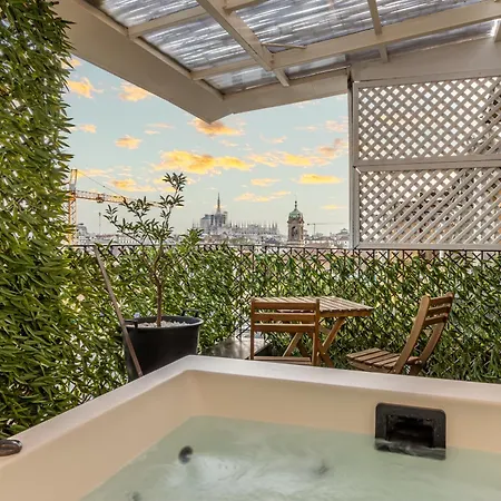 Apartamento Luxury Penthouse With Jacuzzi & 360 View Rooftop Milão