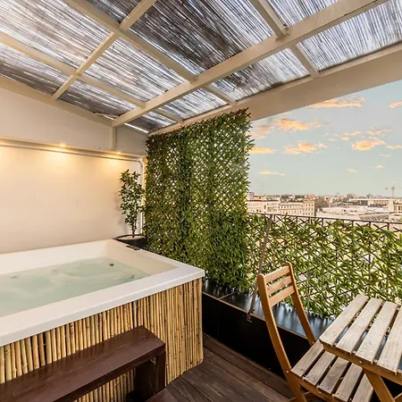 Apartamento Luxury Penthouse With Jacuzzi & 360 View Rooftop Milão